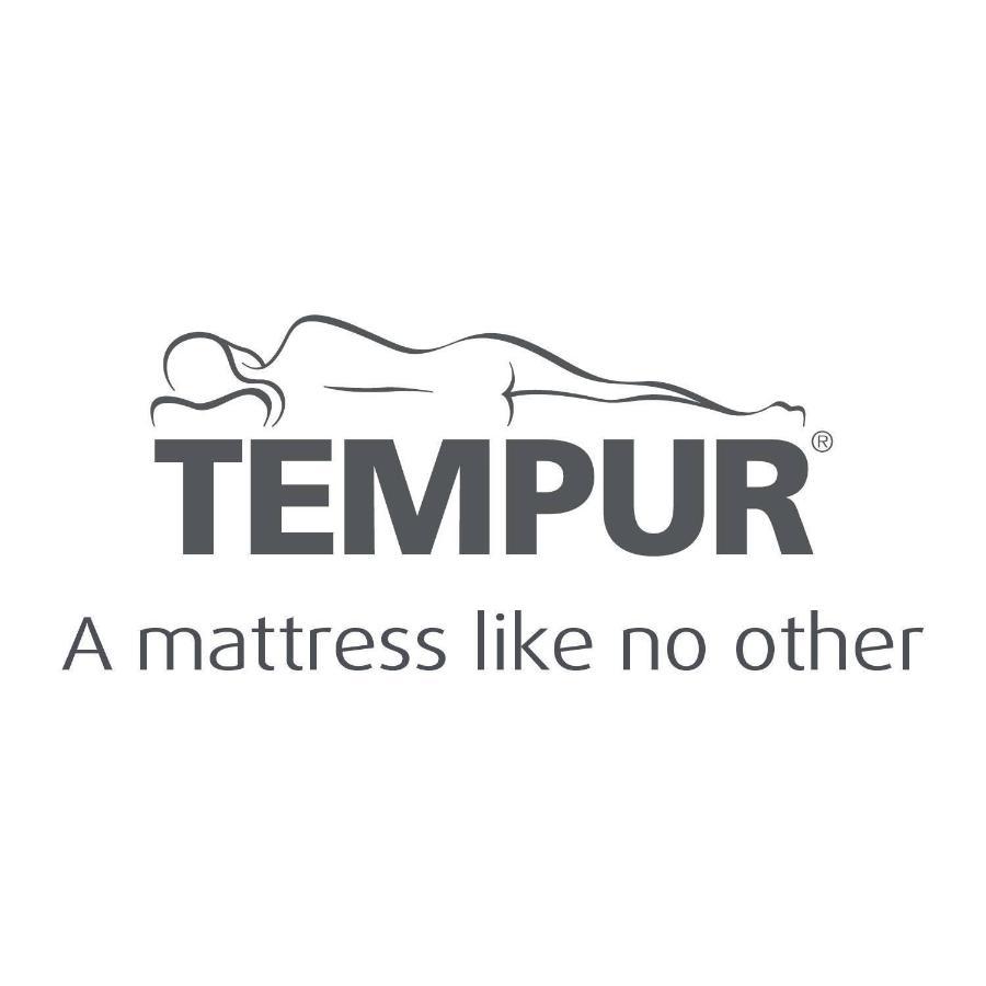 Comfort Sleep - Rooms With Shared Facilities Уиндзор Екстериор снимка